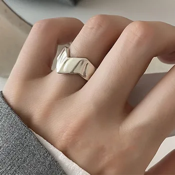 Модный набор колец на палец серебристого цвета для женщин, Горячая распродажа 2023, Креативный простой ювелирный подарок для вечеринки с неправильной геометрией